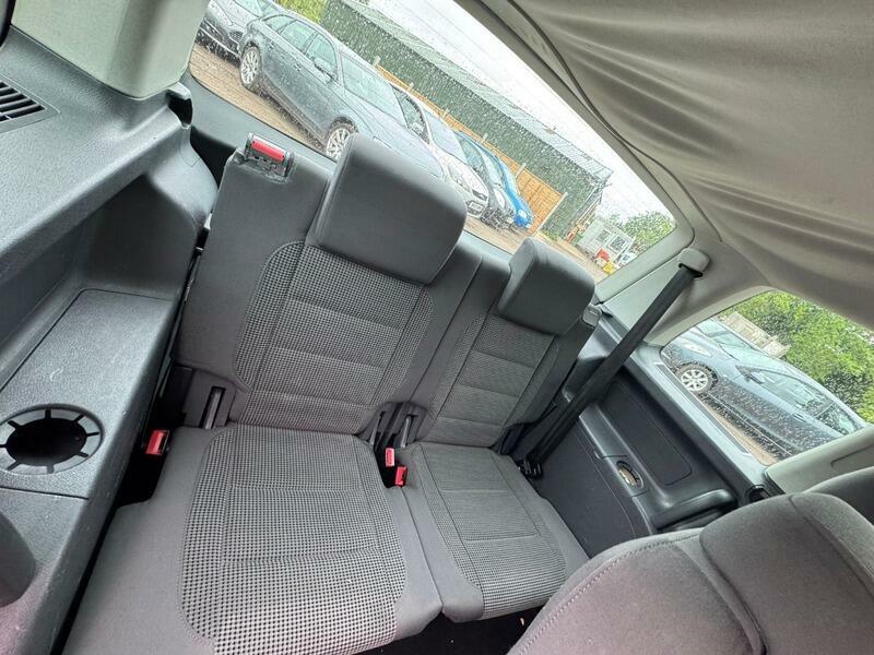 Volkswagen Touran Hatchback Black #15