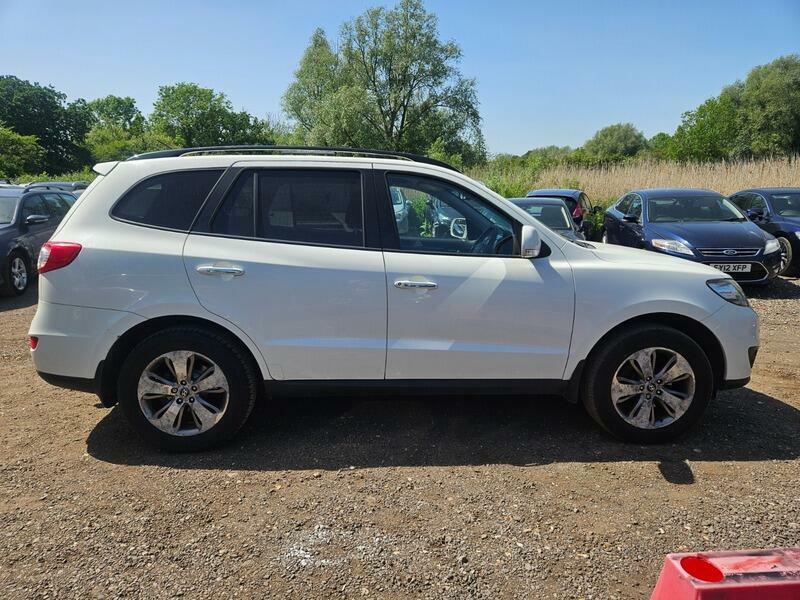 Hyundai Santa Fe Santa Fe Premium Crdi White #8