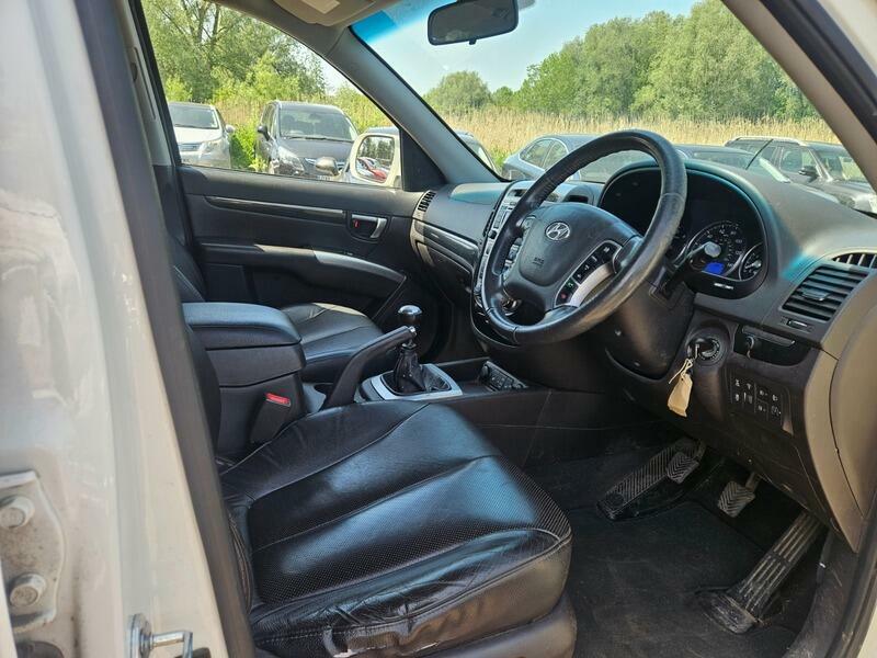 Hyundai Santa Fe Santa Fe Premium Crdi White #9