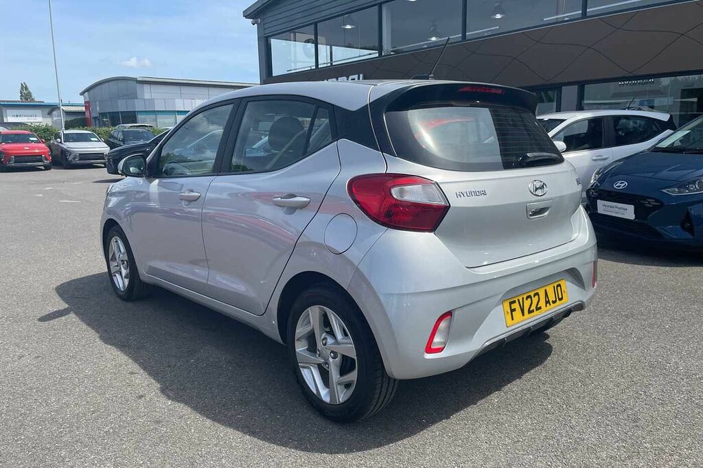 Hyundai I10 Se Connect 1.2 Mpi 84Ps FV22AJO Silver #2