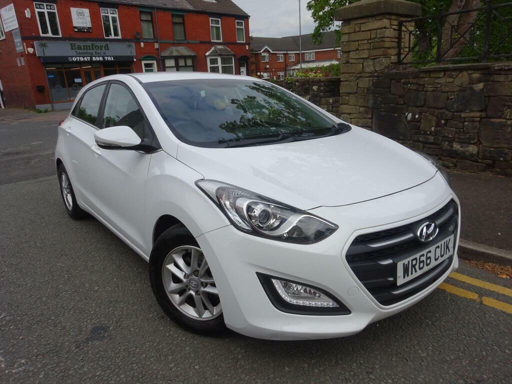 Hyundai I30 1.6 Crdi Blue Drive Se Nav Euro 6 S S White