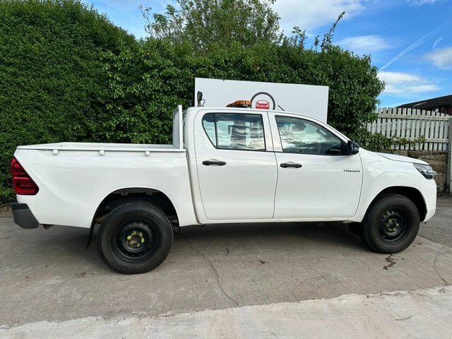 Toyota HILUX 2.4 D-4d Active Extra Pickup Extended Cab Dies RK21URB White #3