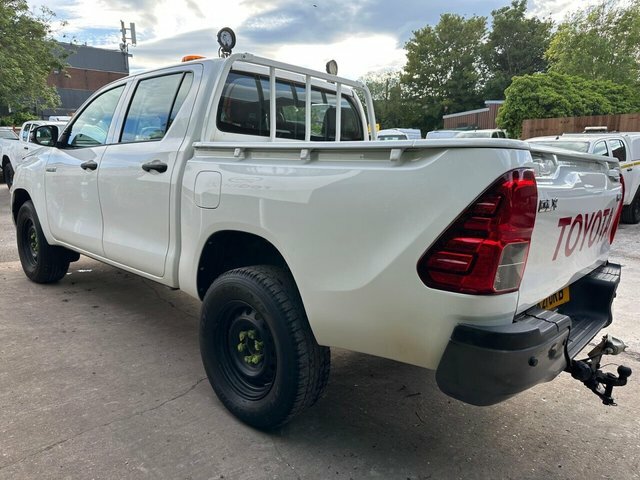 Toyota HILUX 2.4 D-4d Active Extra Pickup Extended Cab Dies RK21URB White #6