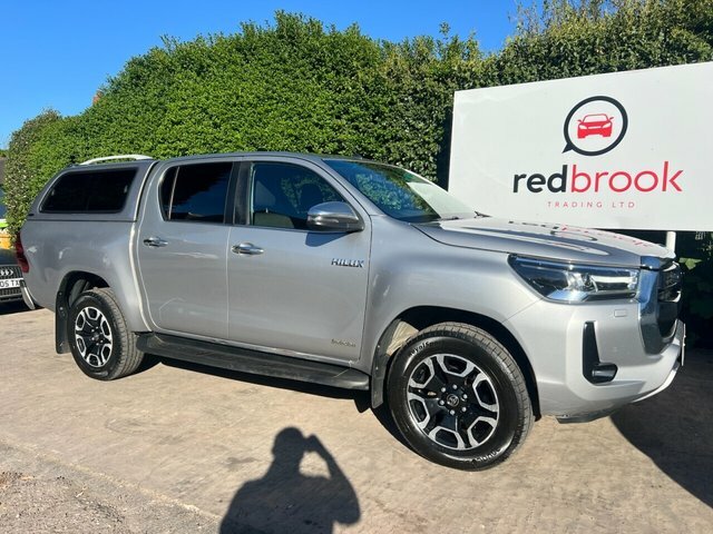 Toyota HILUX 2.8 D-4d Invincible Pickup Double Cab A Silver