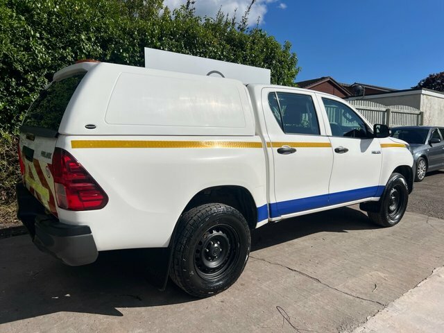 Toyota HILUX 2.4 D-4d Active Pickup Extended Cab Man BD17ZVE White #3