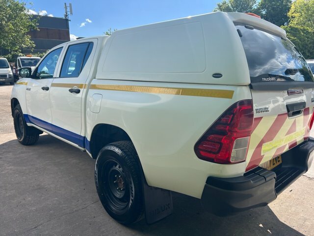 Toyota HILUX 2.4 D-4d Active Pickup Extended Cab Man BD17ZVE White #5