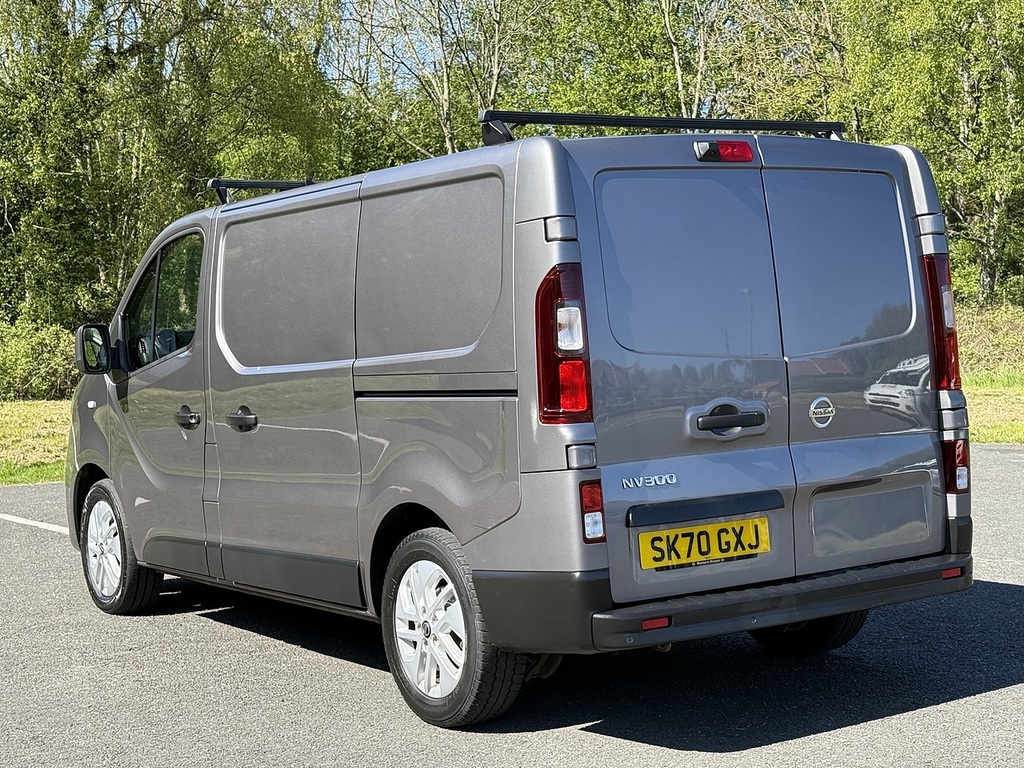 Nissan NV300 2.0 Dci 28 Tekna Panel Van L1 H1 Grey #3