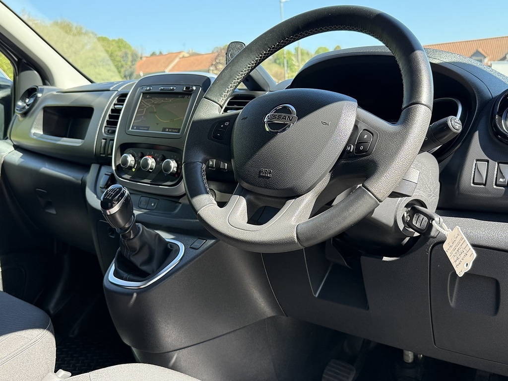 Nissan NV300 2.0 Dci 28 Tekna Panel Van L1 H1 Grey #2