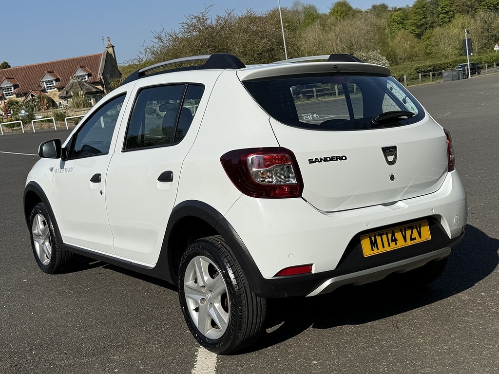 Dacia Sandero Stepway 0.9 Tce Laureate Hatchback Euro MT14VZB White #3