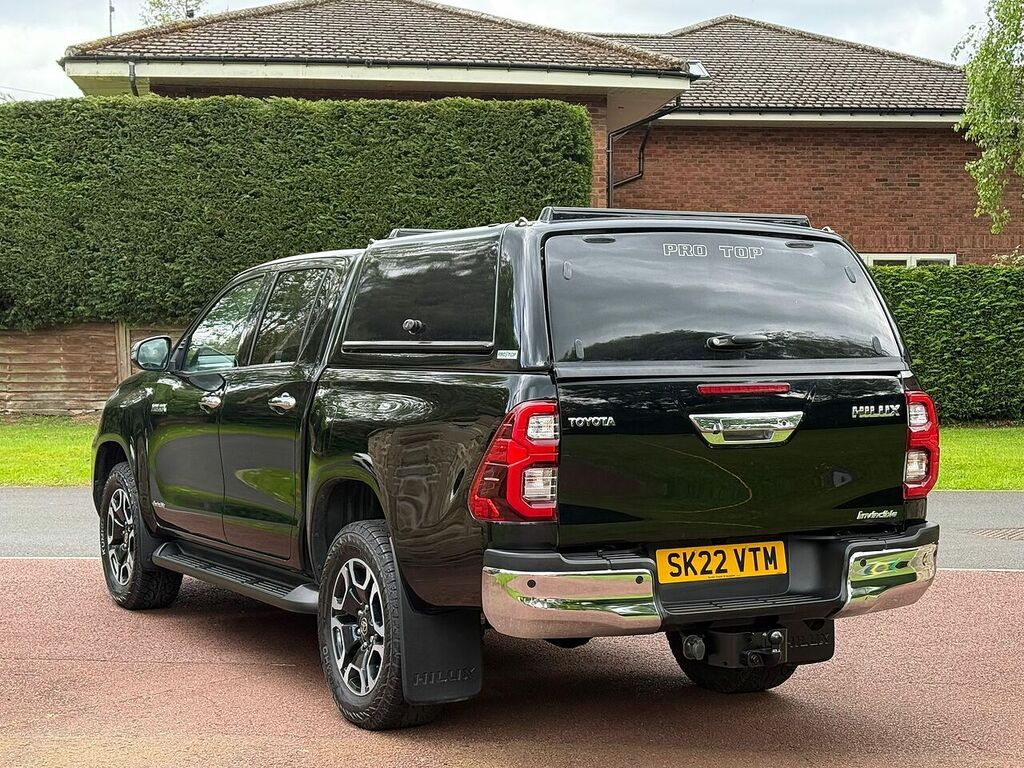 Toyota HILUX 2.4 D-4d Invincible Pickup Double Cab M SK22VTM Black #4