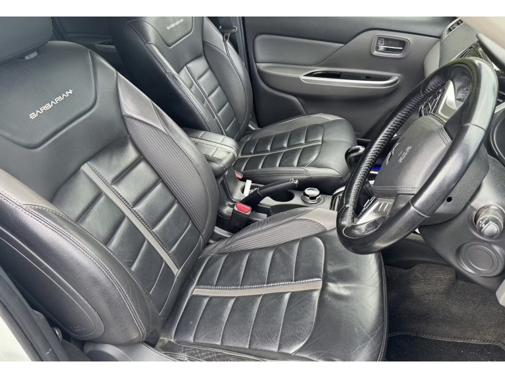 Mitsubishi L200 2.4 Di-d Dc Barbarian Pickup Double Cab DS18YOH White #3
