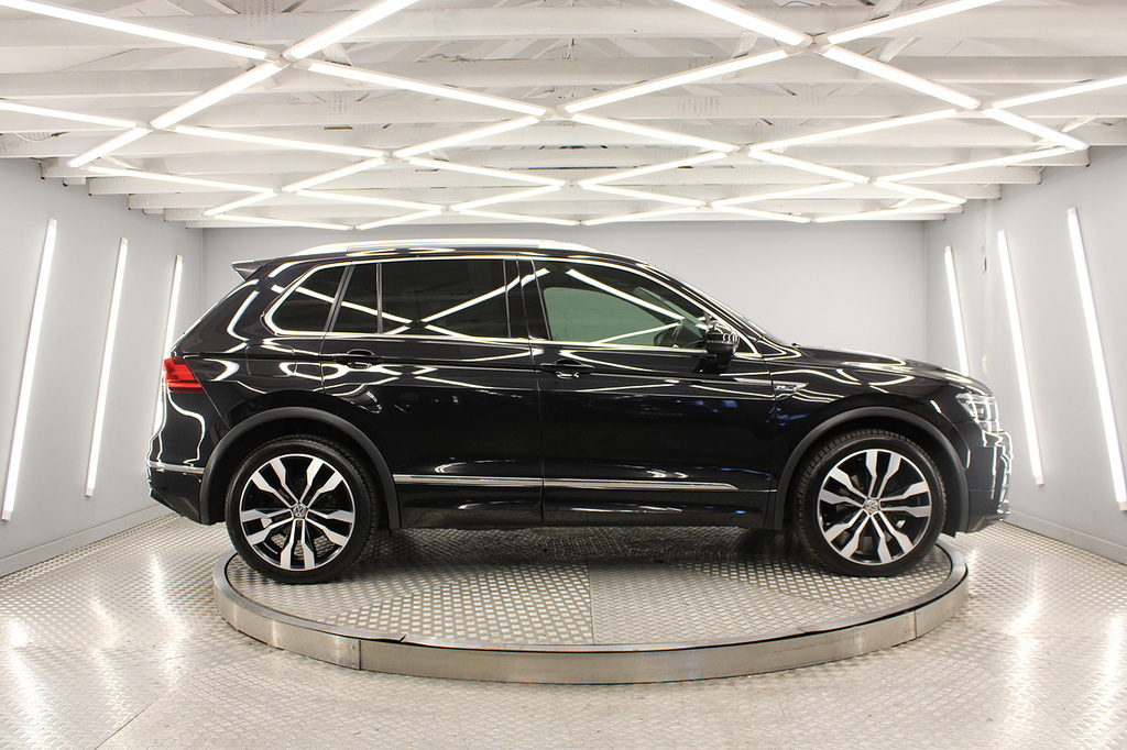 Volkswagen Tiguan Suv Black
