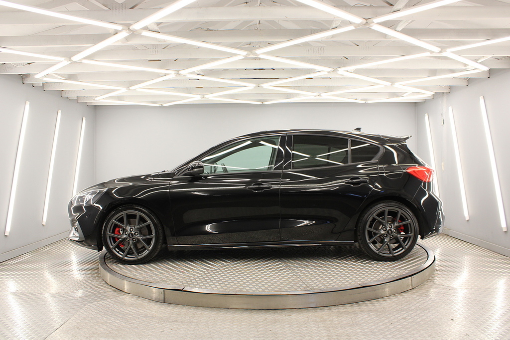 Ford Focus Hatchback BJ70NOF Black #2
