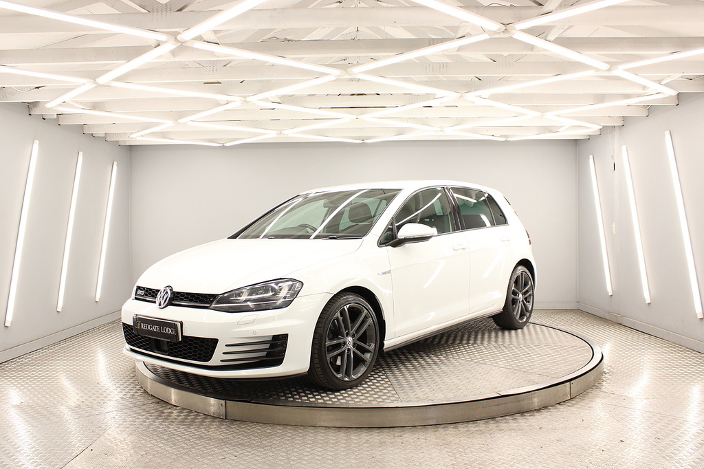 Volkswagen Golf Hatchback MT63YYV White #5