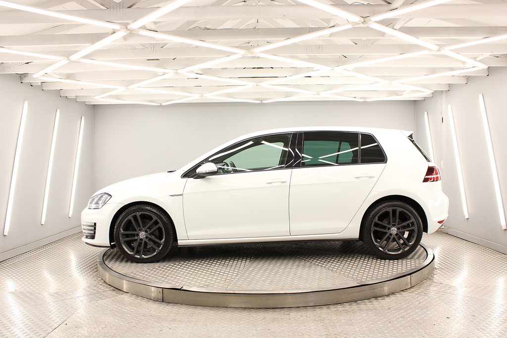 Volkswagen Golf Hatchback MT63YYV White #2