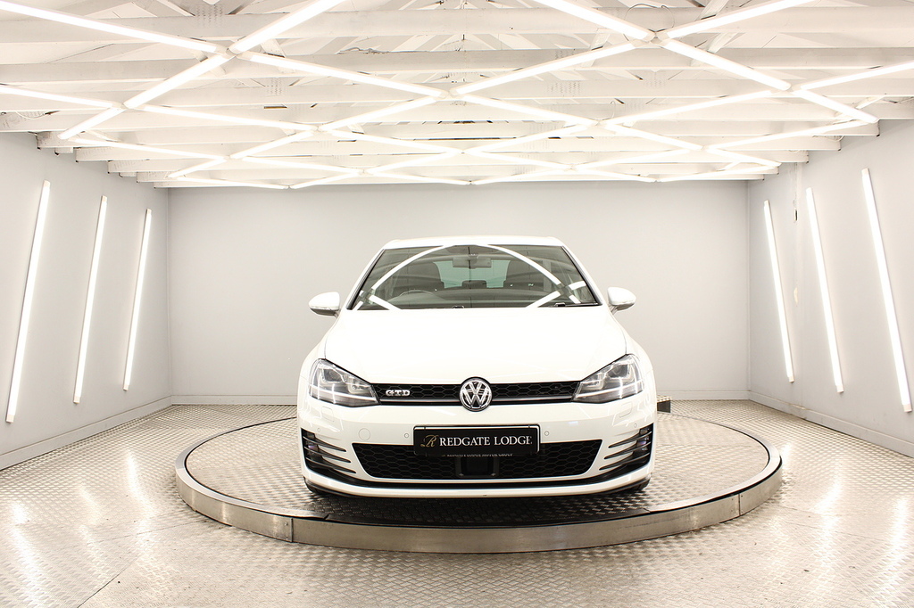 Volkswagen Golf Hatchback MT63YYV White #6