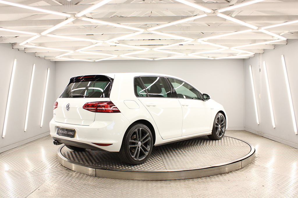 Volkswagen Golf Hatchback MT63YYV White #3