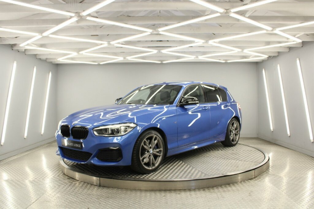 BMW 1 Series Hatchback LN17VOV Blue #5