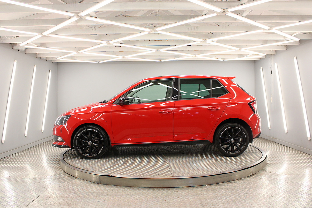 Skoda Fabia Hatchback YH18BMZ Red #2