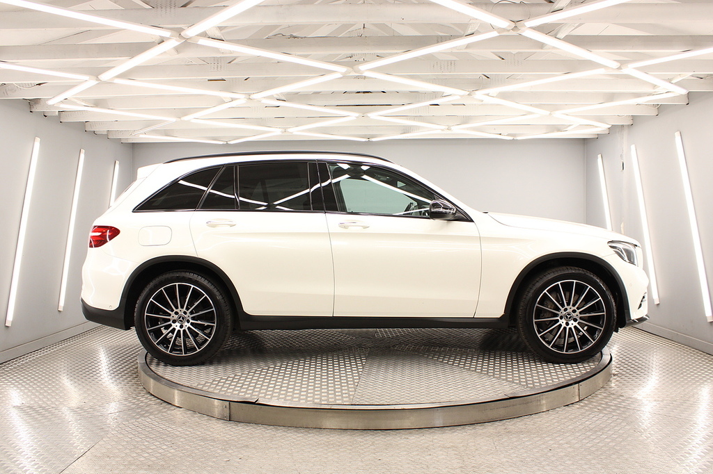 Mercedes-Benz GLC Class Glc 250 D 4Matic Amg Line Premium Plus VO68PZT White #2