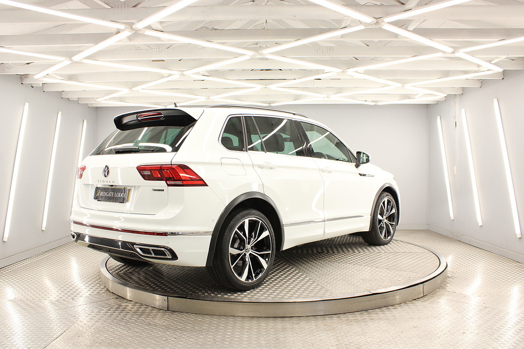 Volkswagen Tiguan Suv FP22RUW White #3