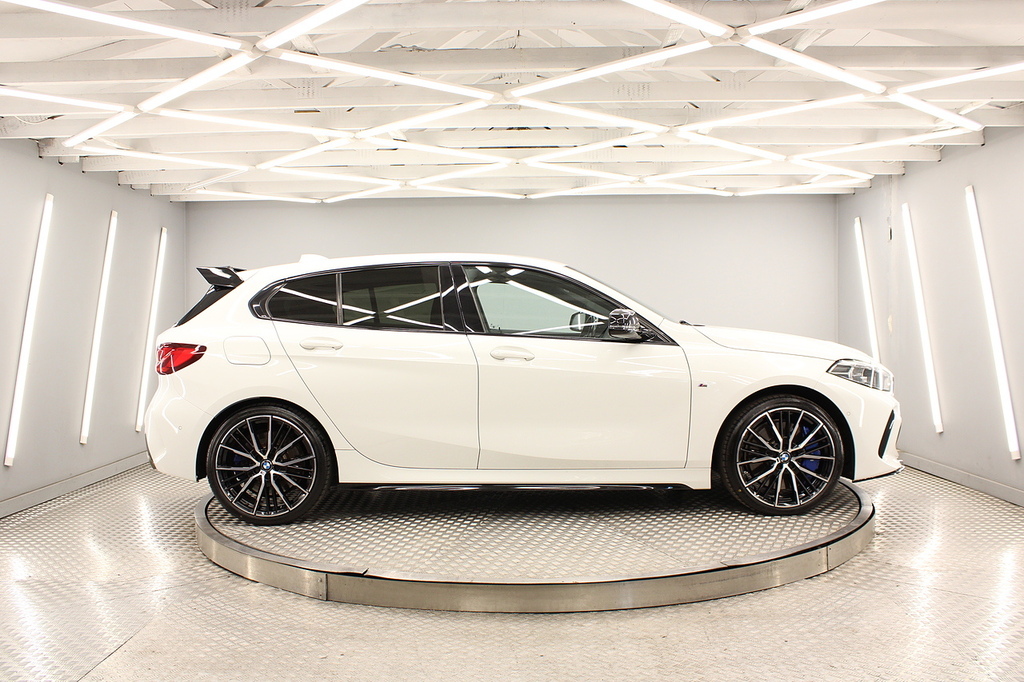 BMW 1 Series Hatchback White