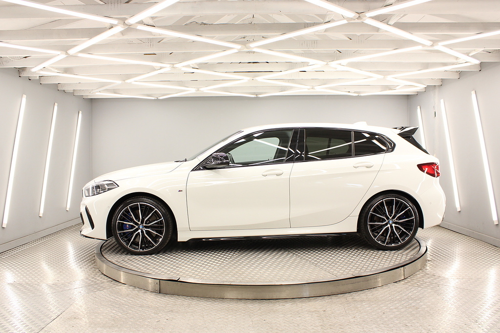 BMW 1 Series Hatchback PY70GPE White #2