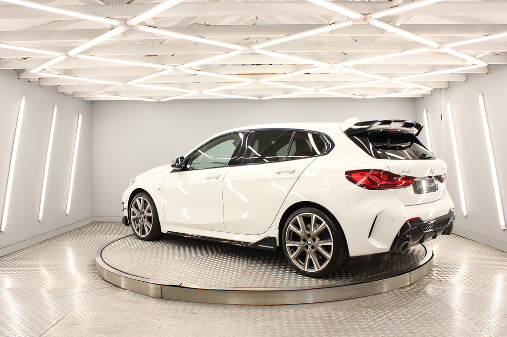 BMW 1 Series Hatchback YB69ONJ White #4