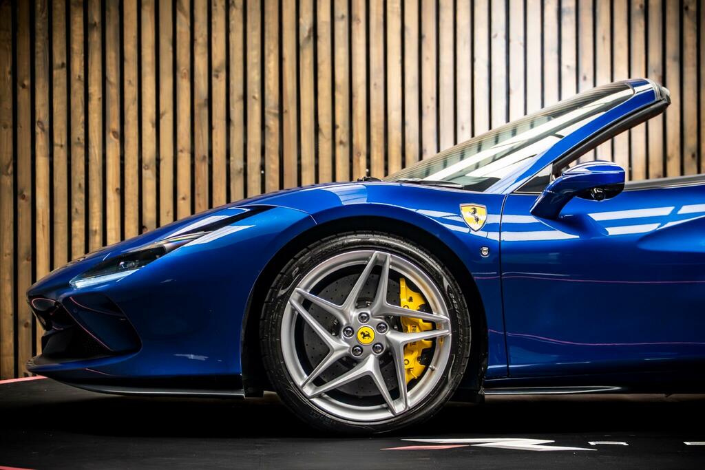 Ferrari F8 Spider F8 Spider S-a - 2020 70 Yellow #9