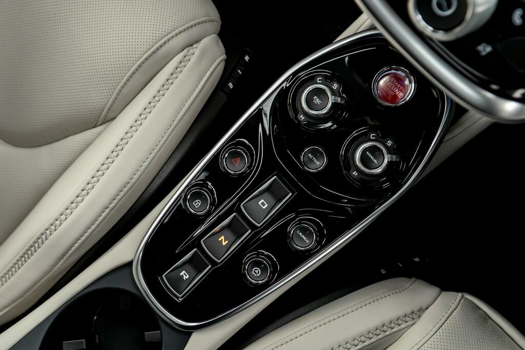 McLaren GT V8 Ssg YG24CHX Black #42