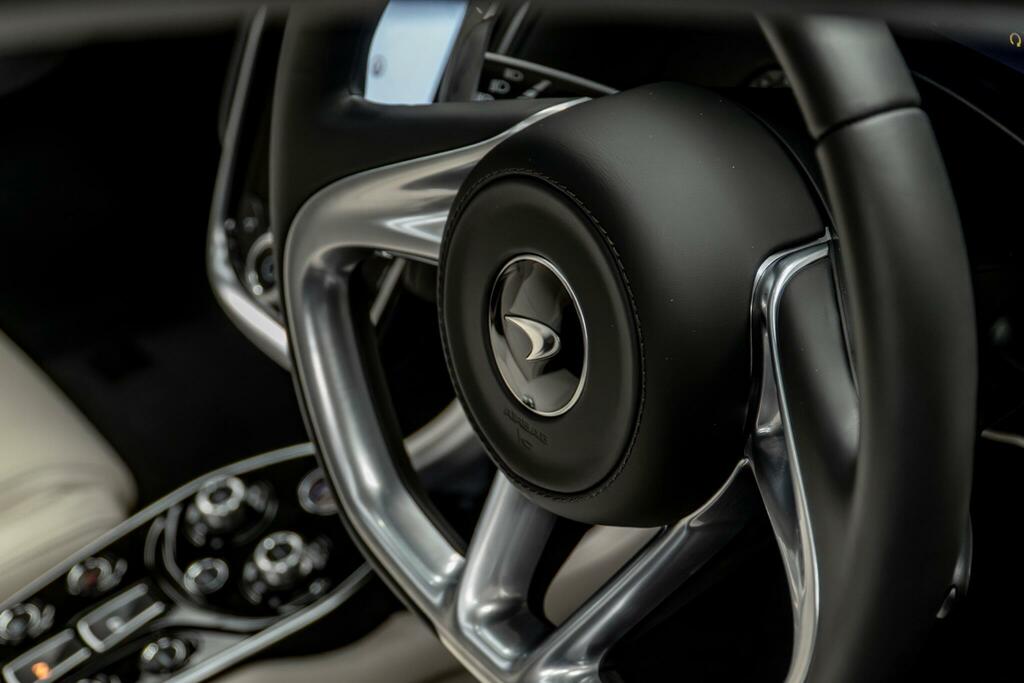 McLaren GT V8 Ssg YG24CHX Black #37
