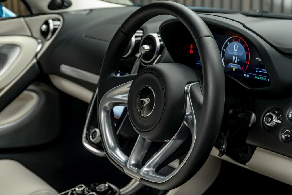 McLaren GT V8 Ssg YG24CHX Black #29