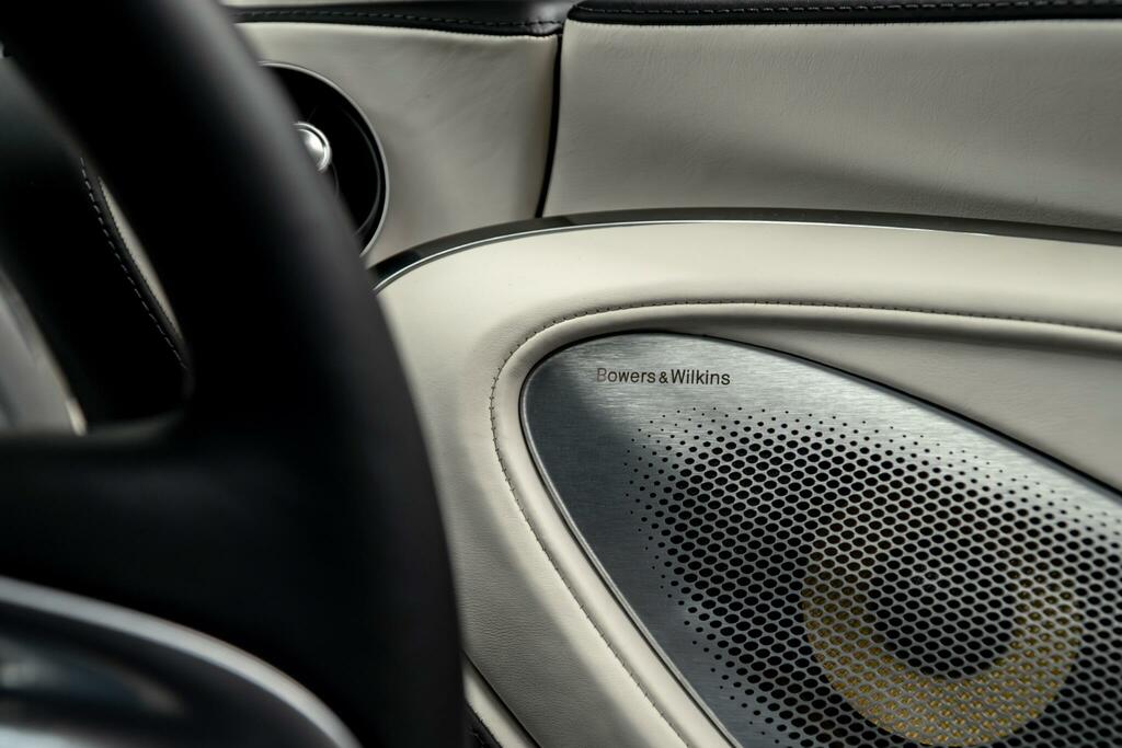 McLaren GT V8 Ssg YG24CHX Black #39