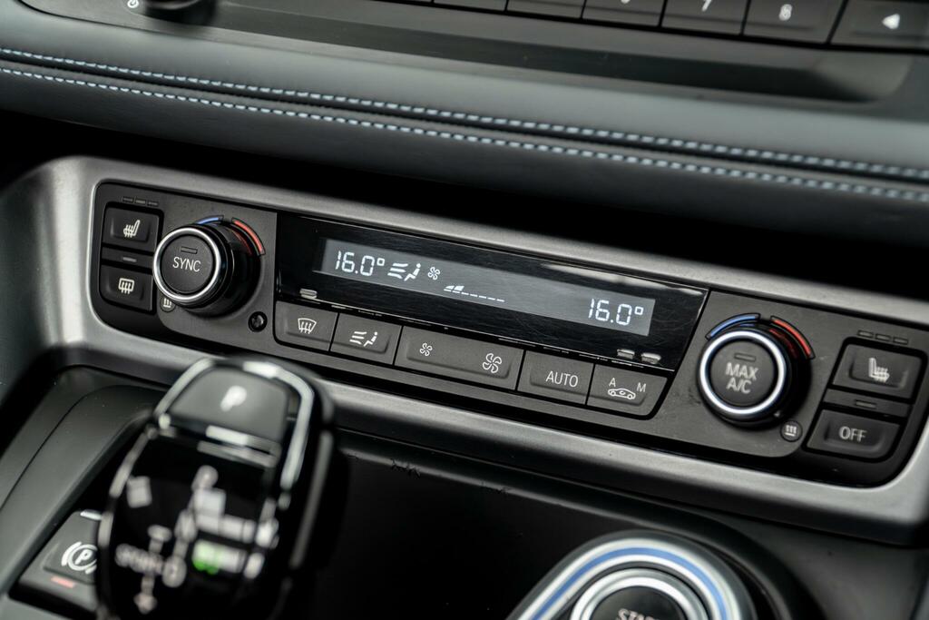 BMW i8 2dr Auto Grey #32