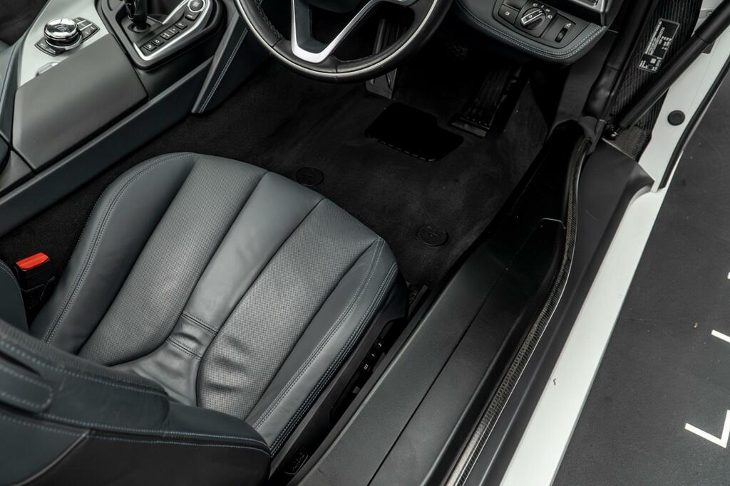 BMW i8 2dr Auto Grey #31