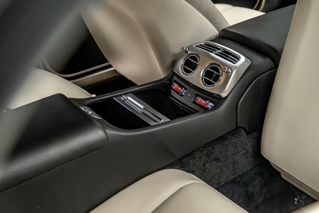 Rolls-Royce Wraith Wraith V12 Black #44