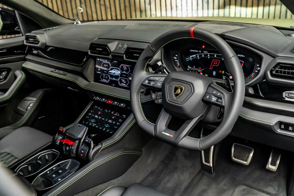 Lamborghini Urus Se #22