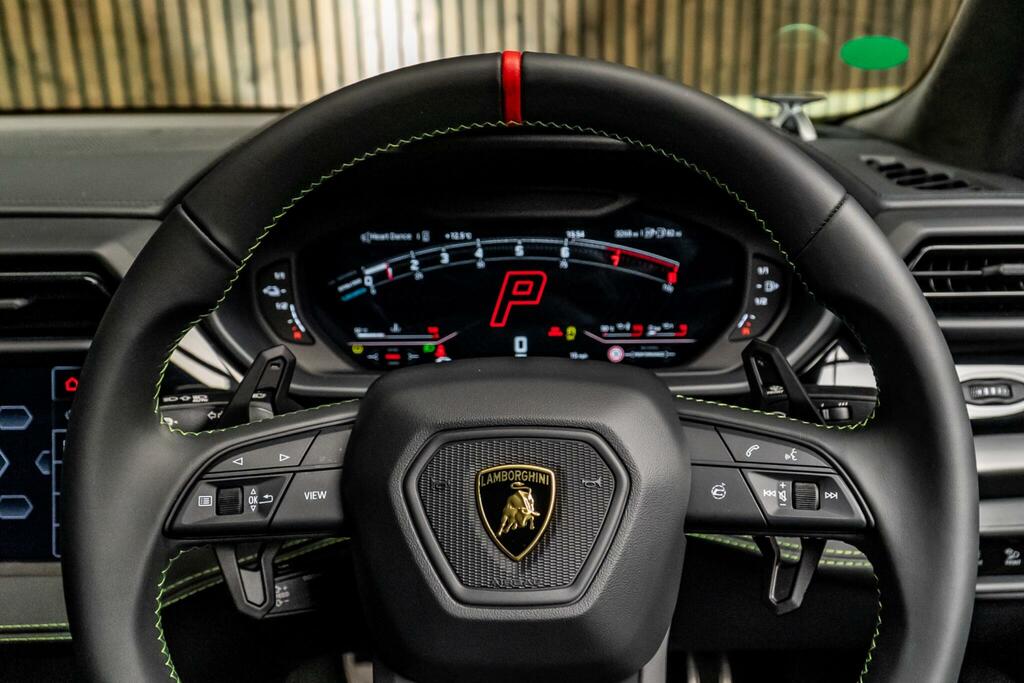 Lamborghini Urus Se #32