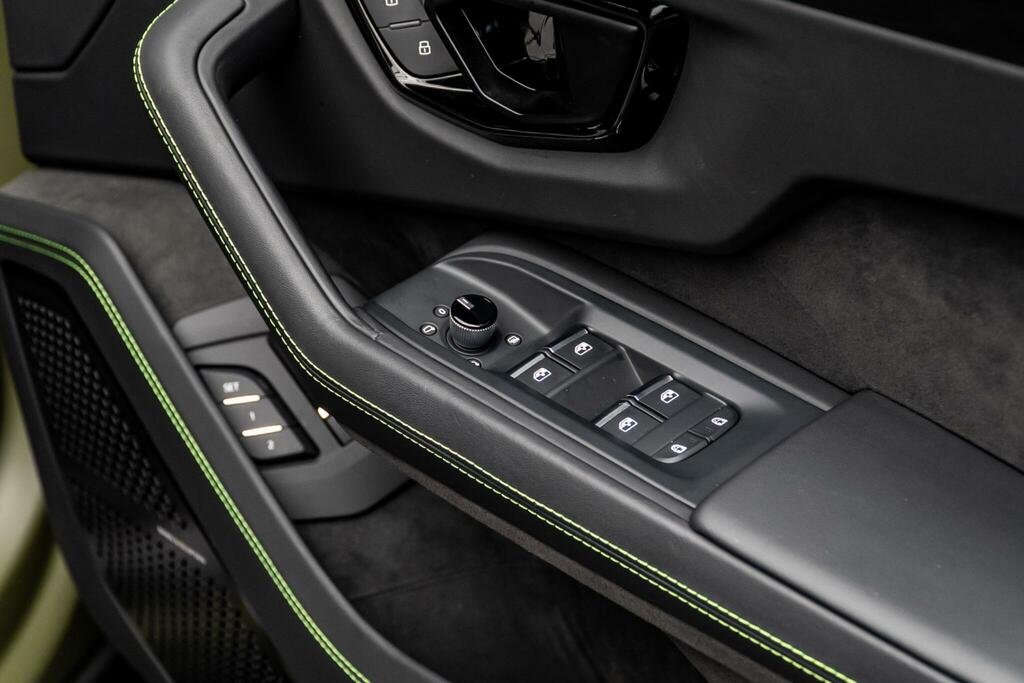Lamborghini Urus Se #31