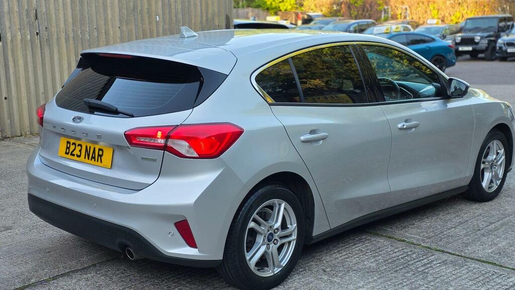 Ford Focus Hatchback 1.0T Ecoboost Zetec Euro 6 Ss 20 B23NAR Silver #6