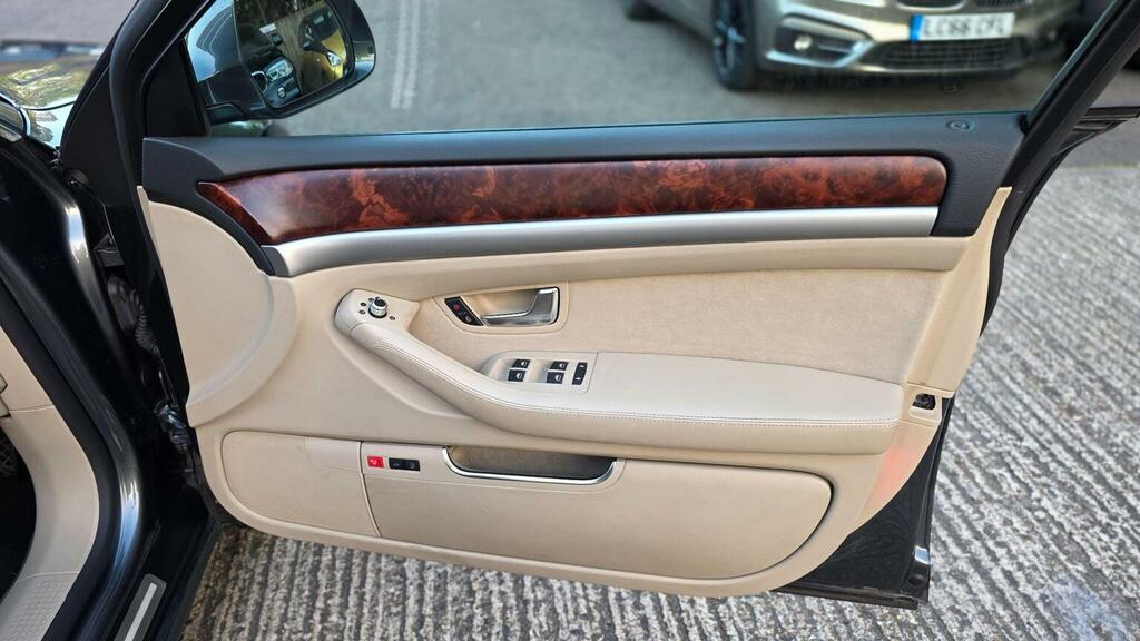 Audi A8 4.1 Tdi Quattro Se Executive 346 Bhp Grey #37