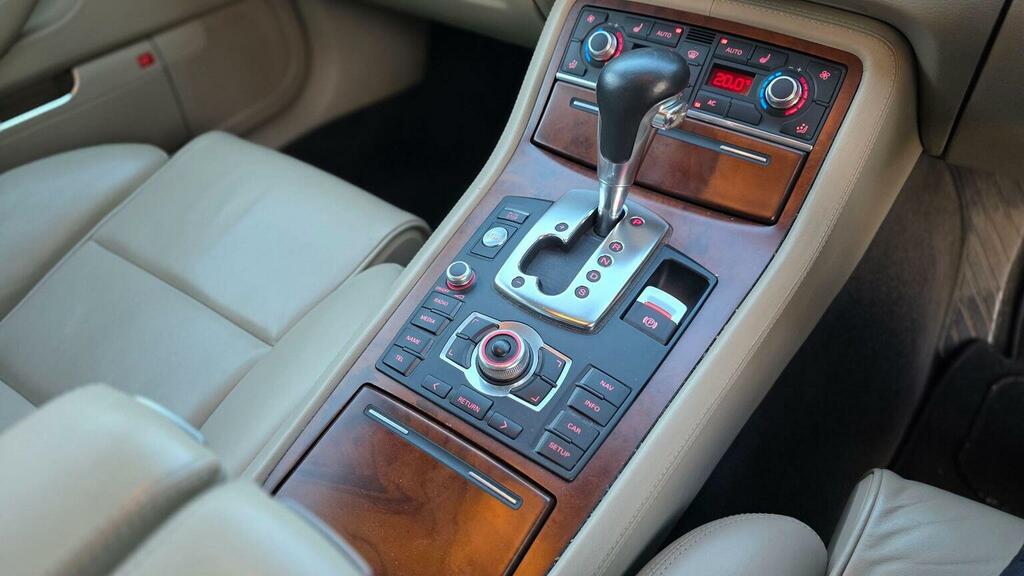 Audi A8 4.1 Tdi Quattro Se Executive 346 Bhp Grey #23
