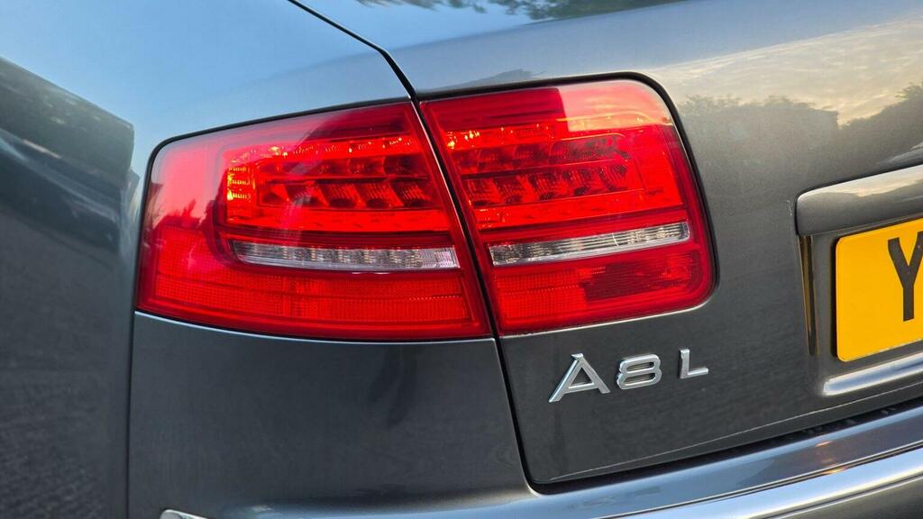 Audi A8 4.1 Tdi Quattro Se Executive 346 Bhp Grey #57