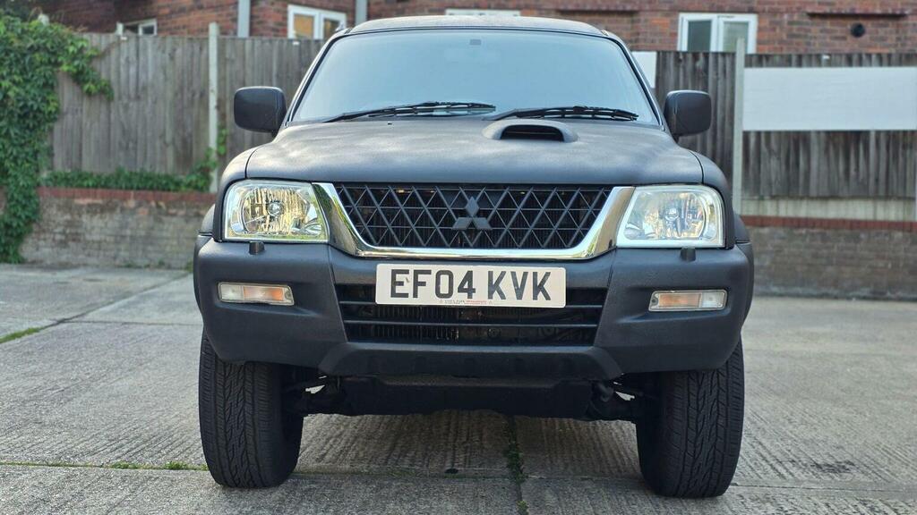Mitsubishi L200 Pickup 2.5 Td 4Life 200404 Black #3