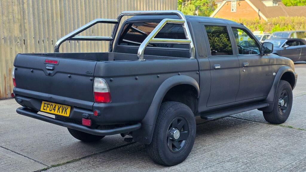 Mitsubishi L200 Pickup 2.5 Td 4Life 200404 Black #6