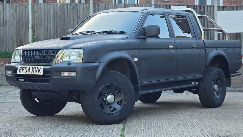 Mitsubishi L200 Pickup 2.5 Td 4Life 200404 Black #2