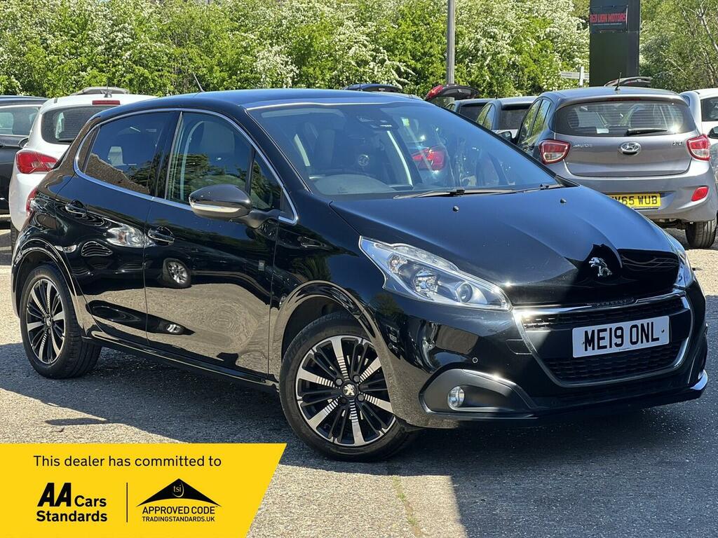 Peugeot 208 1.2 Puretech Tech Edition Euro 6 Ss Black