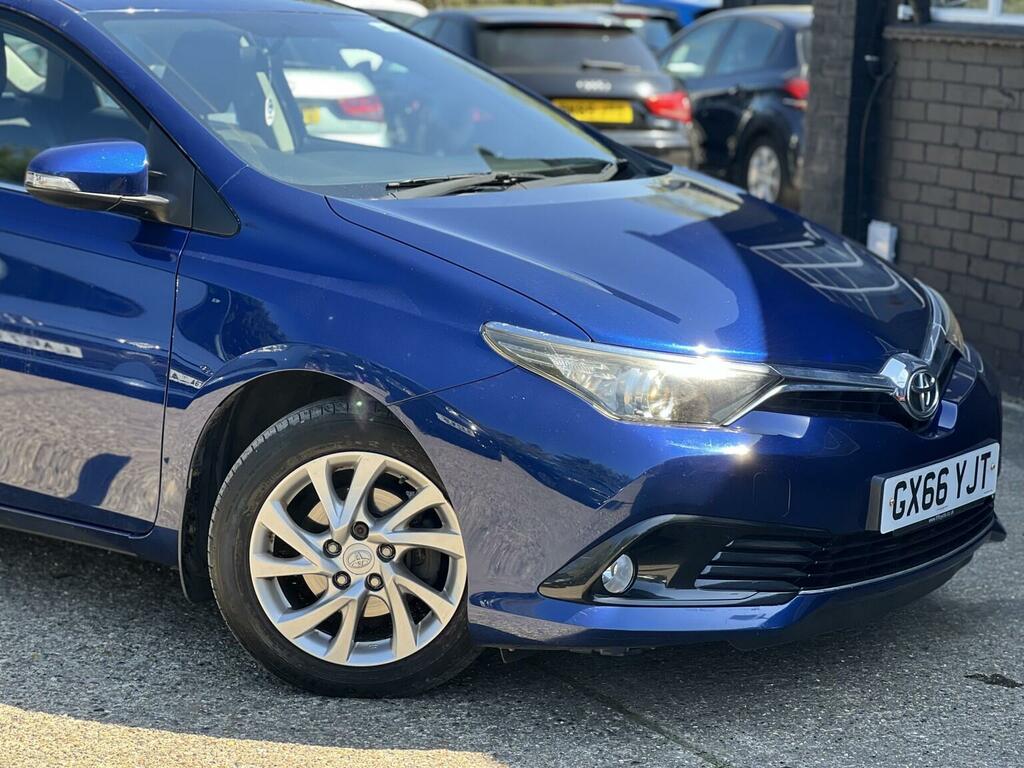Toyota Auris 1.2 Vvt-i Business Edition Euro 6 Ss GX66YJT Blue #3