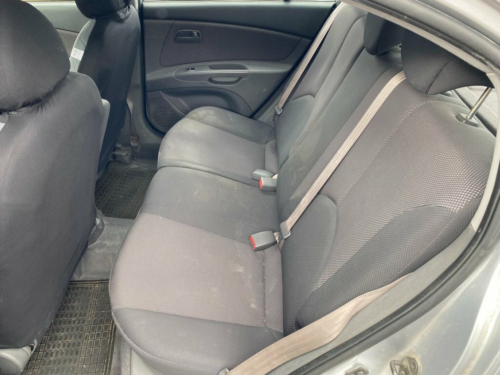 Kia RIO 1.4 Ice Silver #9