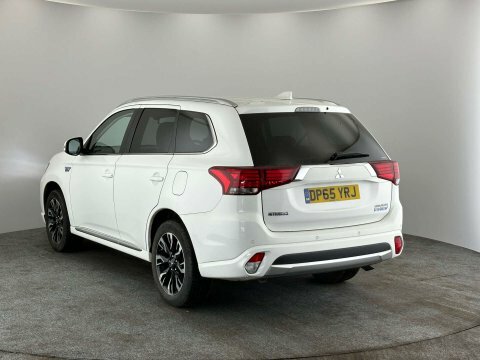 Mitsubishi Outlander 2015 65 2.0 DP65YRJ White #6